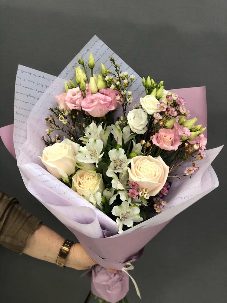 Букет цветов из: Альстромерии, Розы и Лизиантусы в Быково Московской области