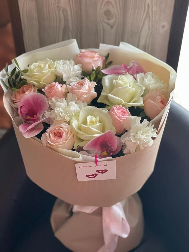 Букет цветов из: Орхидеи, Розы и Гвоздики в Быково Московской области