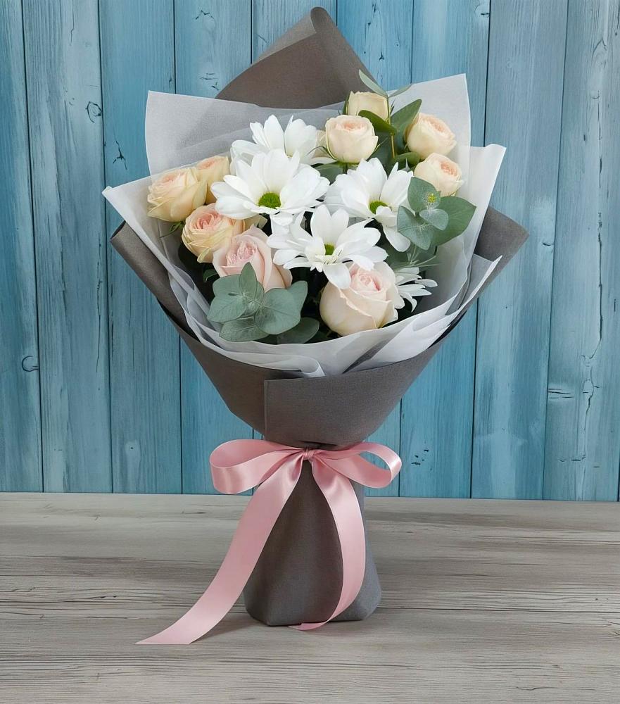 Букет цветов из: Хризантемы и Розы в Быково Московской области