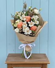 Букет цветов из:  Альстромерии, Лизиантусы, Розы и Хризантемы в Быково Московской области