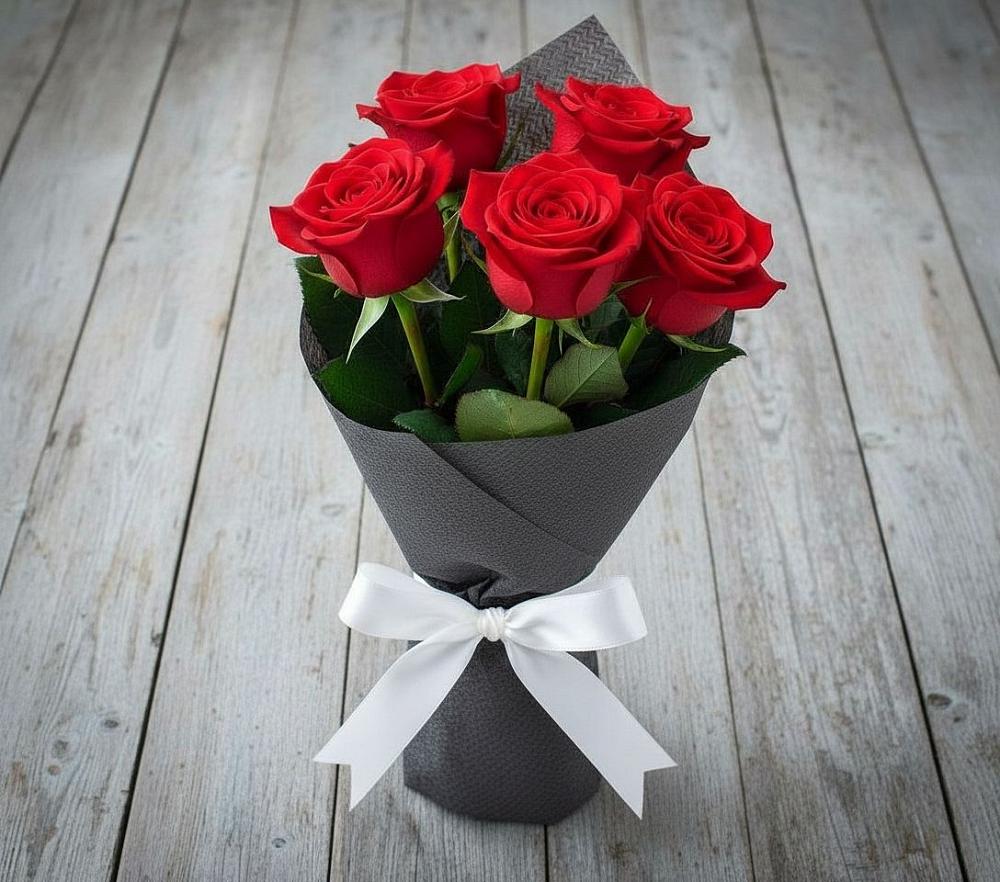 Букет 5 Красных роз Эдлесс Лав в Быково Московской области