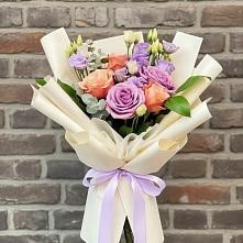 Букет цветов из:  Лизиантусы и Розы в Быково Московской области