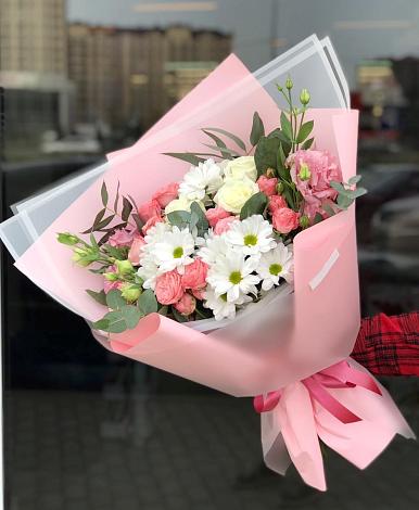 Букет цветов из: Розы, Лизиантусы и Хризантемы в Быково Московской области