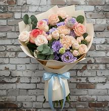 Букет цветов из:  Розы, Лизиантусы и Гвоздики в Быково Московской области